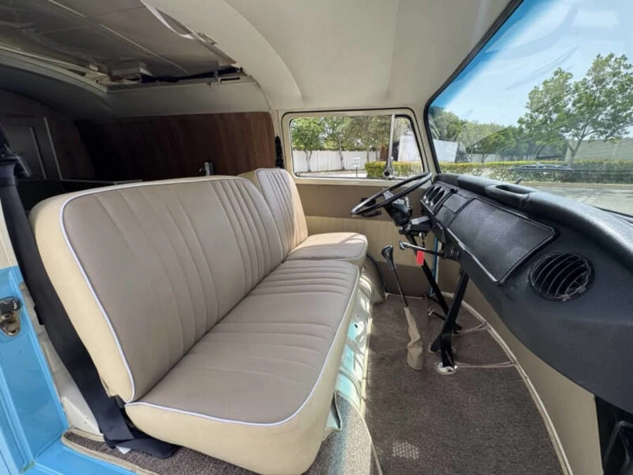 1987 Volkswagen Bay-Window Bus - Image 13 of 31