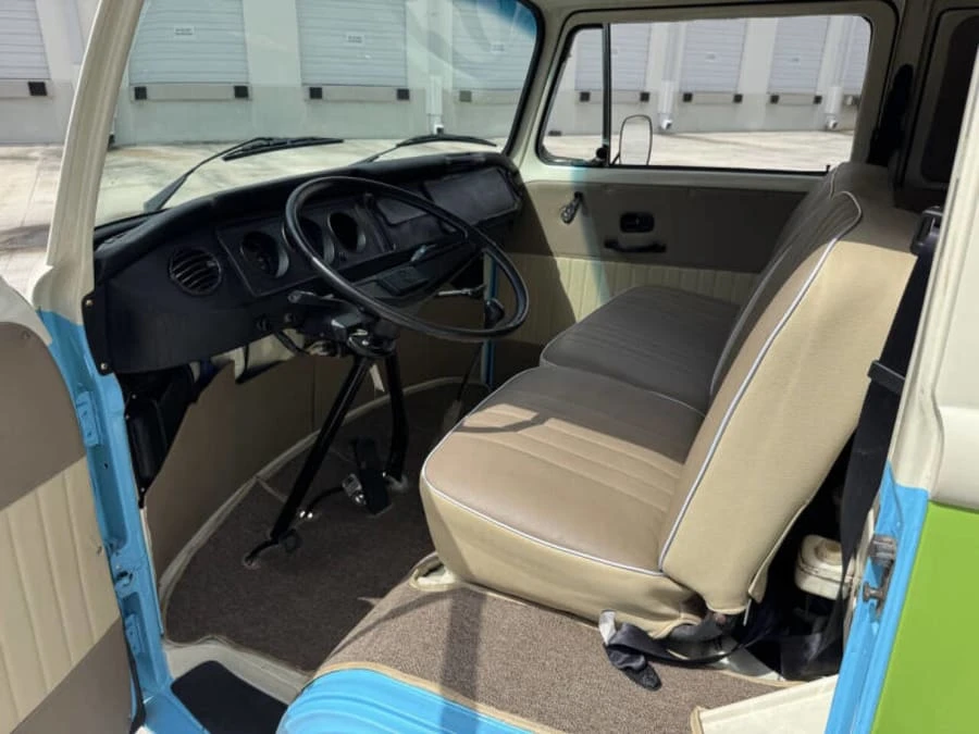 1987 Volkswagen Bay-Window Bus - Image 9 of 31