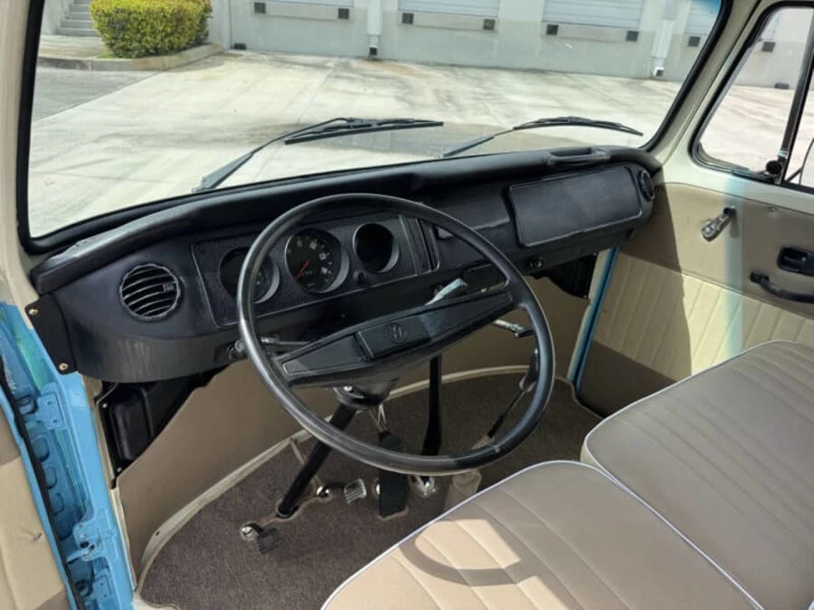 1987 Volkswagen Bay-Window Bus - Image 23 of 31