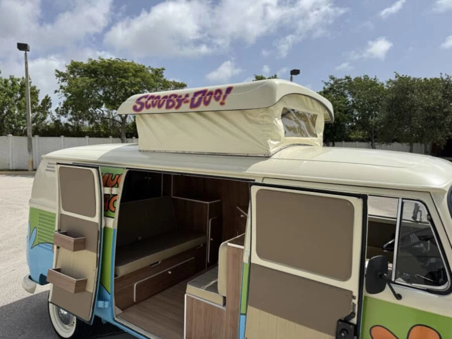 1987 Volkswagen Bay-Window Bus - Image 10 of 31
