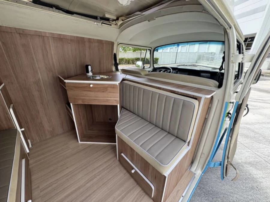 1987 Volkswagen Bay-Window Bus - Image 17 of 31