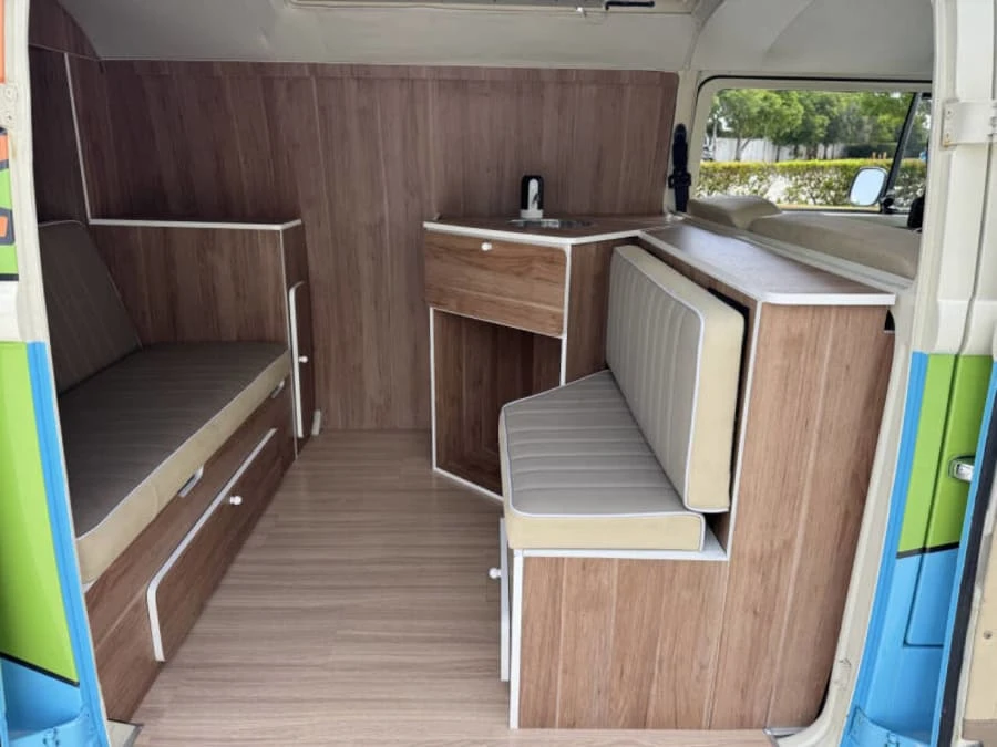 1987 Volkswagen Bay-Window Bus - Image 16 of 31