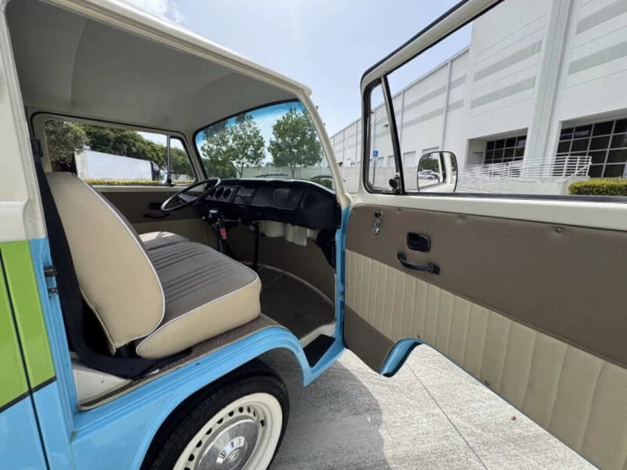 1987 Volkswagen Bay-Window Bus - Image 12 of 31