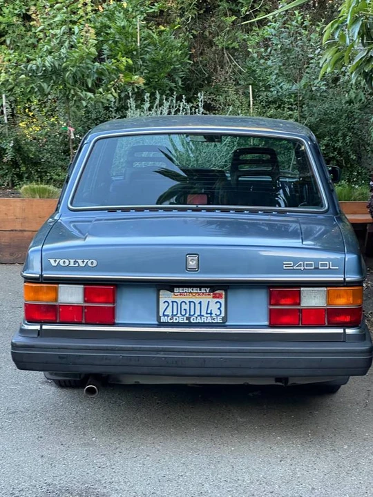 1987 Volvo 244 - Image 2 of 10