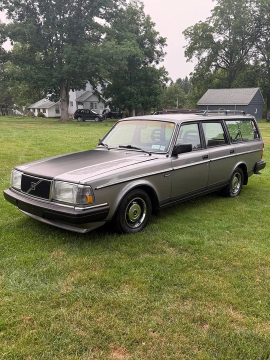 1987 Volvo 245 - Image 2 of 31