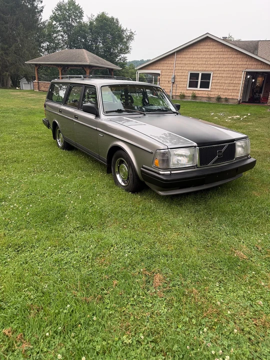 1987 Volvo 245 - Image 4 of 31