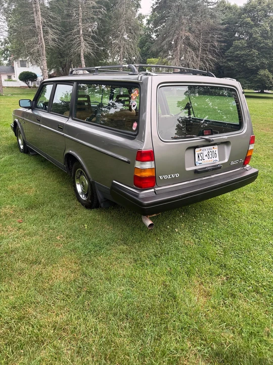 1987 Volvo 245 - Image 6 of 31
