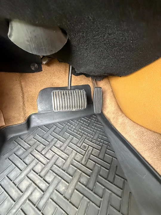 1987 Volvo 245 - Image 19 of 31