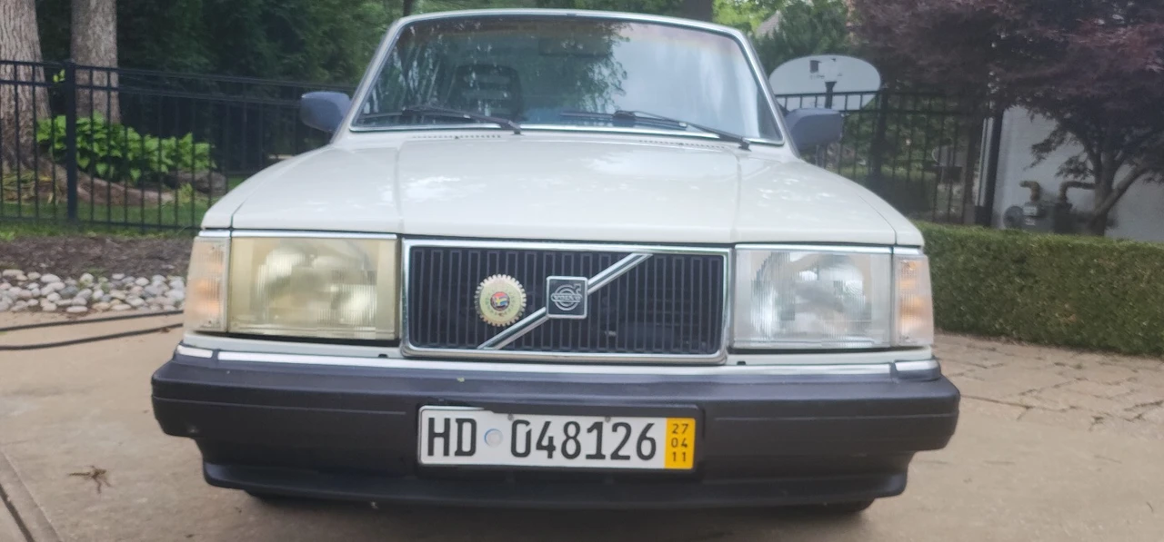 1987 Volvo 244 - Image 2 of 15