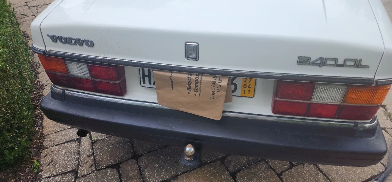 1987 Volvo 244 - Image 7 of 15
