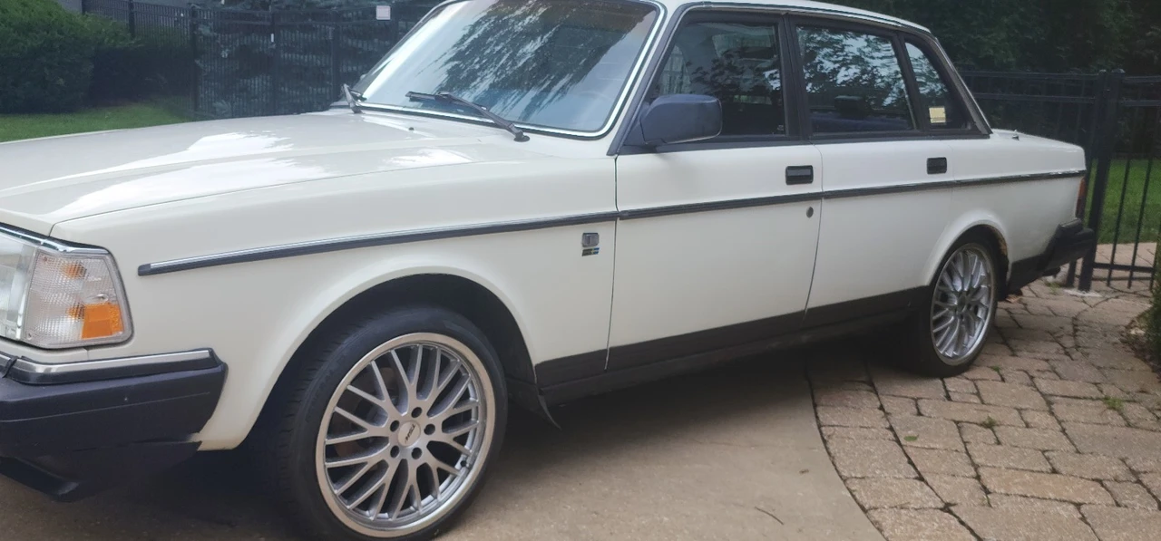 1987 Volvo 244 - Image 2 of 13