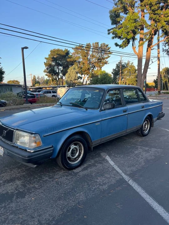 1987 Volvo 244 - Image 2 of 17