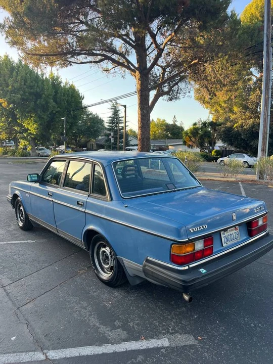 1987 Volvo 244 - Image 4 of 17