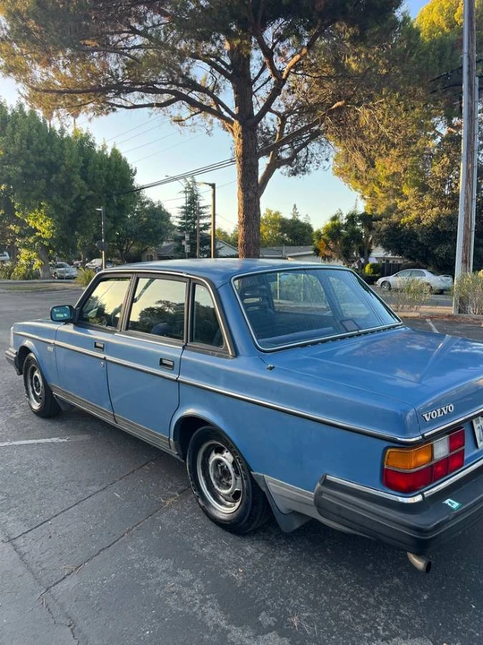 1987 Volvo 244 - Image 5 of 17