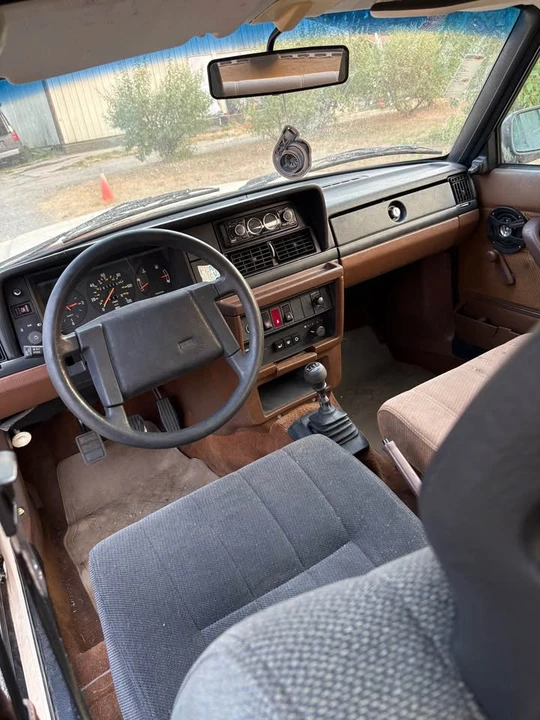 1987 Volvo 244 - Image 15 of 19