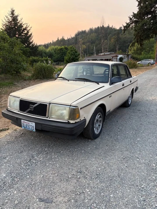 1987 Volvo 244 - Image 11 of 19