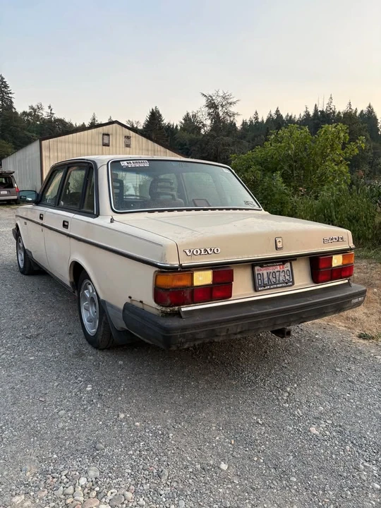 1987 Volvo 244 - Image 4 of 19