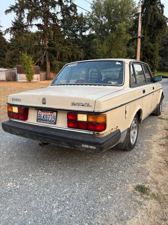 1987 Volvo 244 - Image 7 of 19