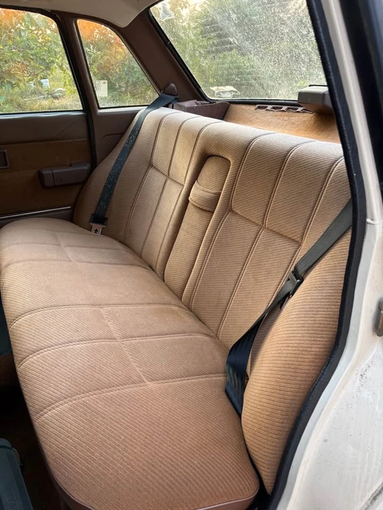 1987 Volvo 244 - Image 14 of 19