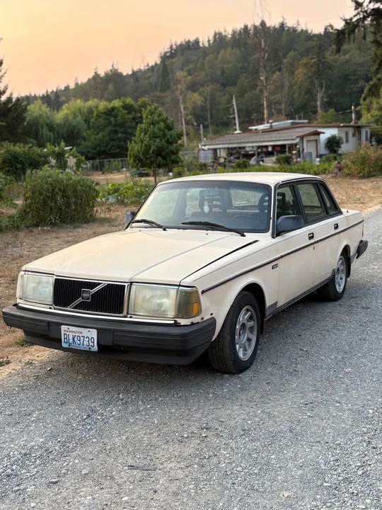 1987 Volvo 244 - Image 3 of 19