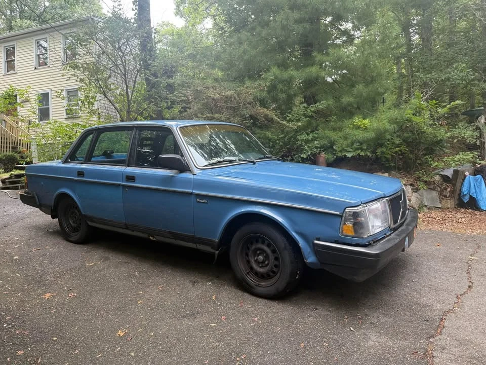 1987 Volvo 244 - Image 2 of 9