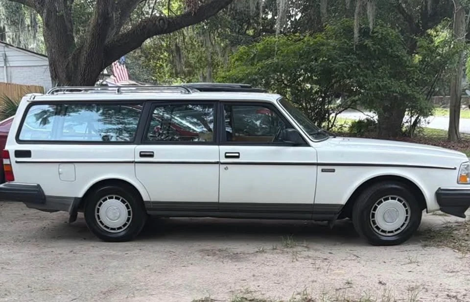 1987 Volvo 245 - Image 4 of 11
