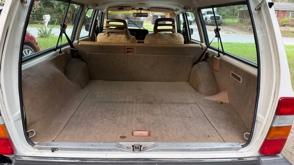 1987 Volvo 245 - Image 11 of 11