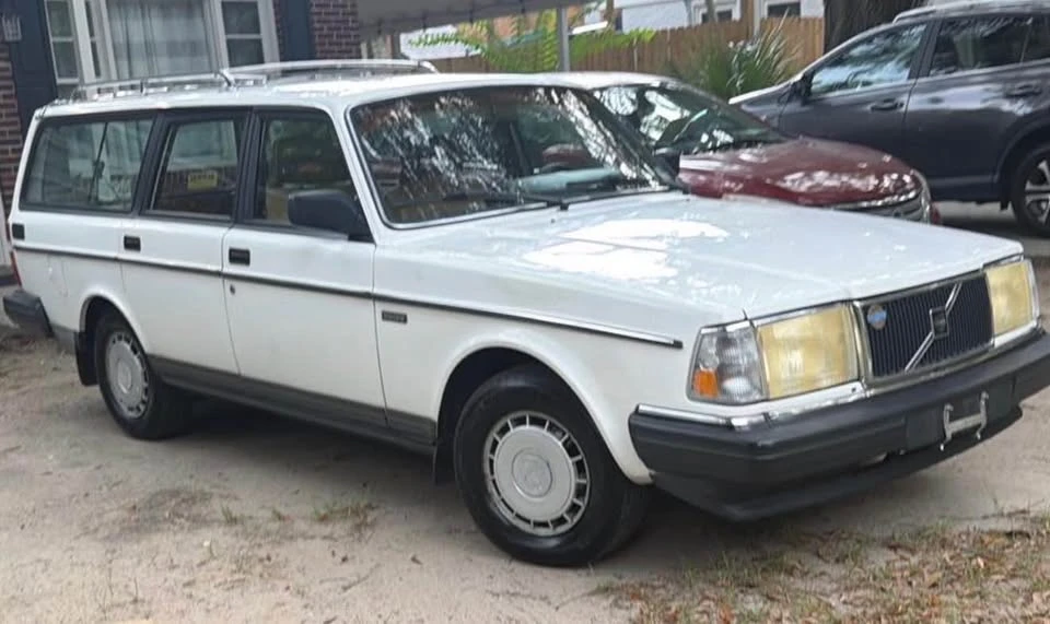 1987 Volvo 245 - Image 3 of 11