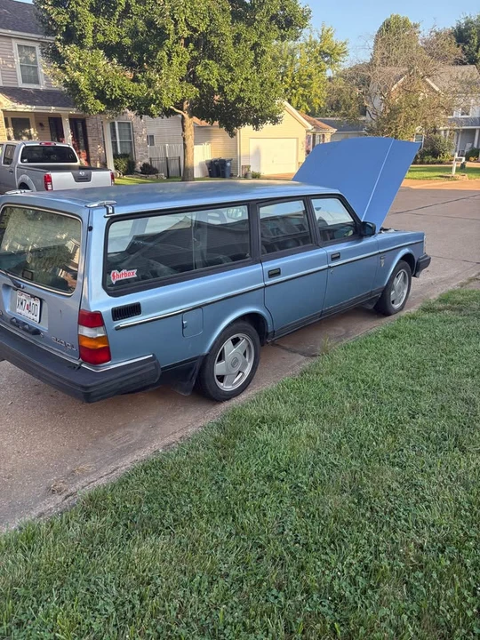 1987 Volvo 245 - Image 4 of 9