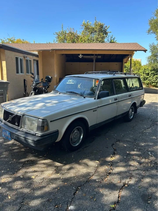 1987 Volvo 245 - Image 2 of 11