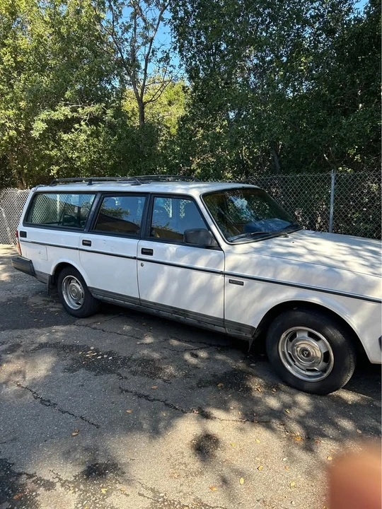1987 Volvo 245 - Image 6 of 11