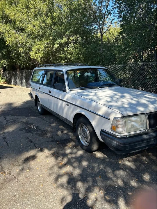 1987 Volvo 245 - Image 3 of 11