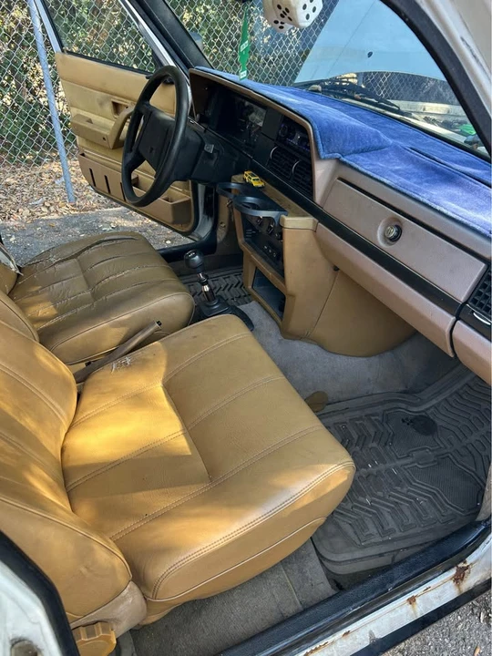 1987 Volvo 245 - Image 11 of 11