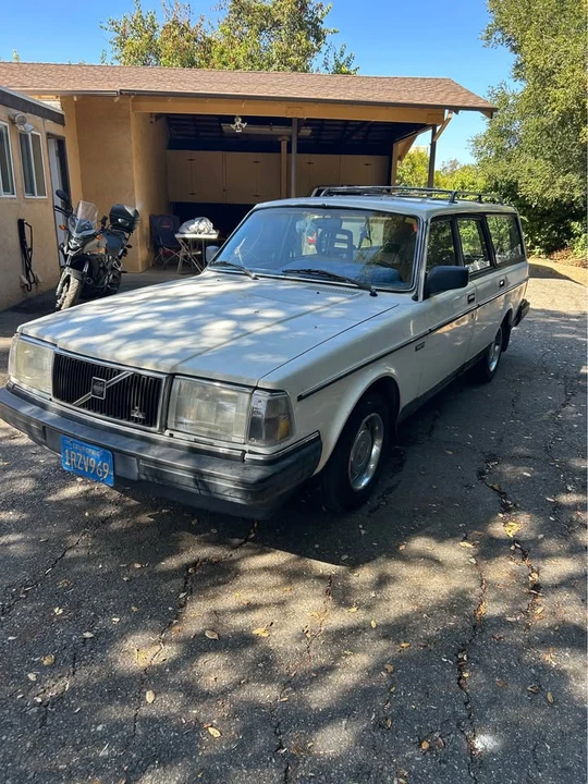 1987 Volvo 245 - Image 3 of 11