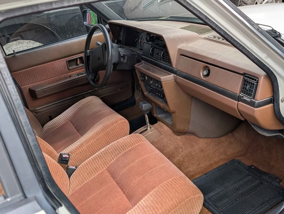1987 Volvo 244 - Image 11 of 19