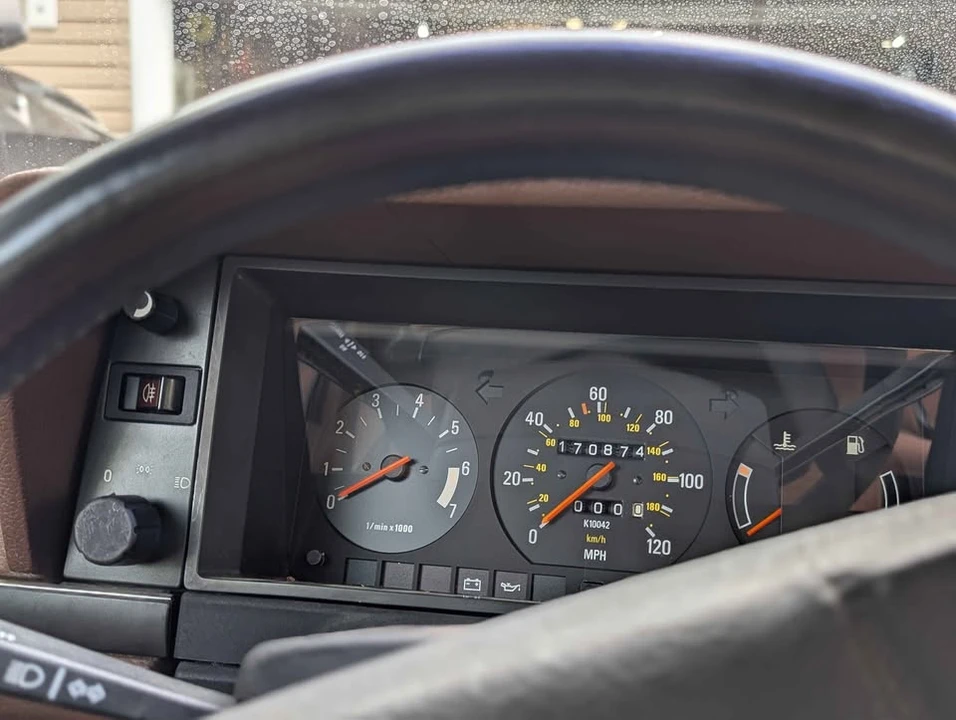 1987 Volvo 244 - Image 12 of 19