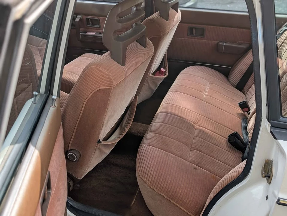 1987 Volvo 244 - Image 10 of 19