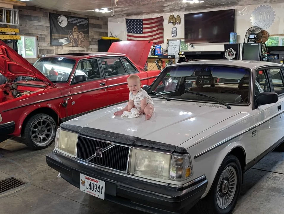 1987 Volvo 244 - Image 16 of 19