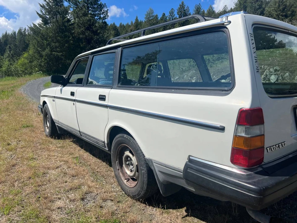 1987 Volvo 245 - Image 4 of 9