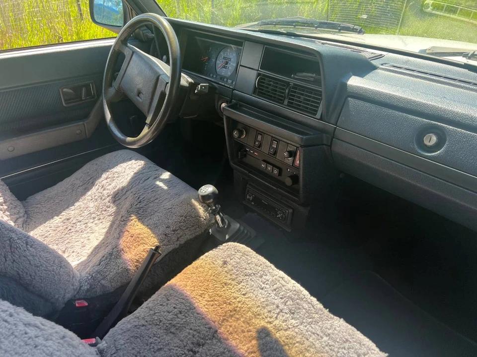 1987 Volvo 245 - Image 7 of 9
