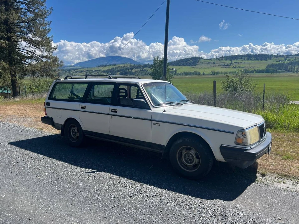1987 Volvo 245 - Image 2 of 9