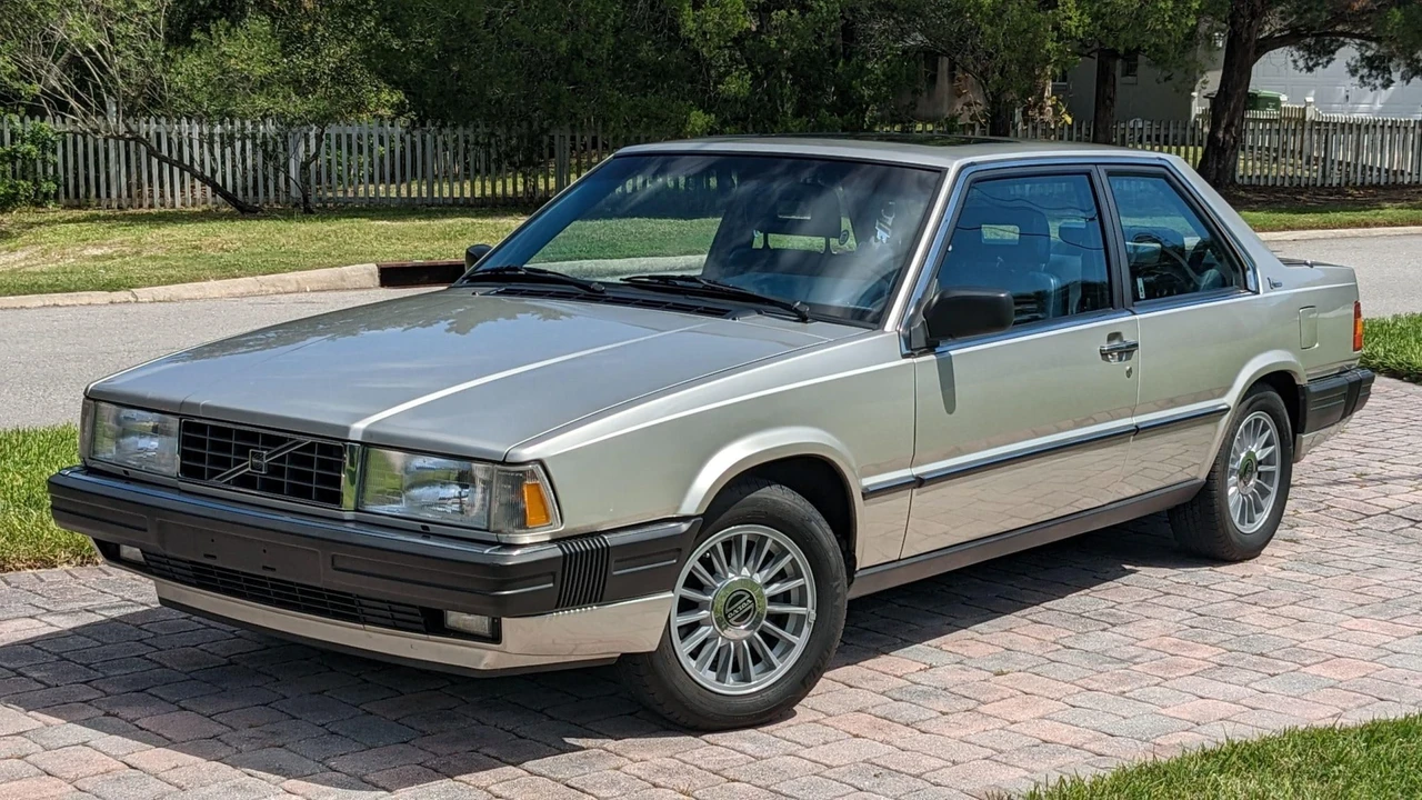 1987 Volvo 780 - Image 7 of 31