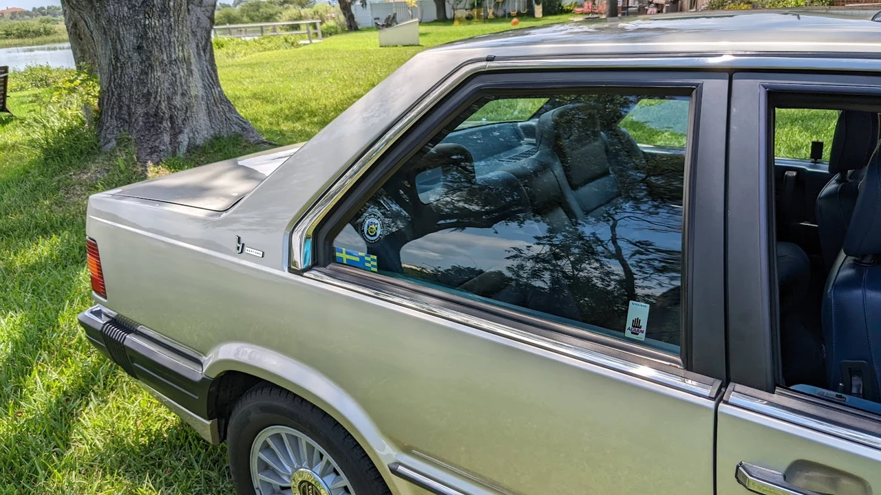1987 Volvo 780 - Image 29 of 31
