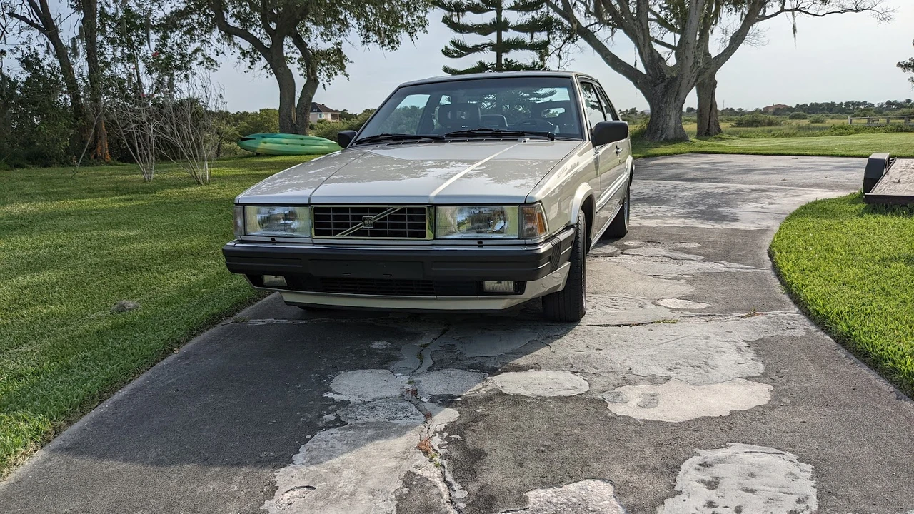 1987 Volvo 780 - Image 2 of 31