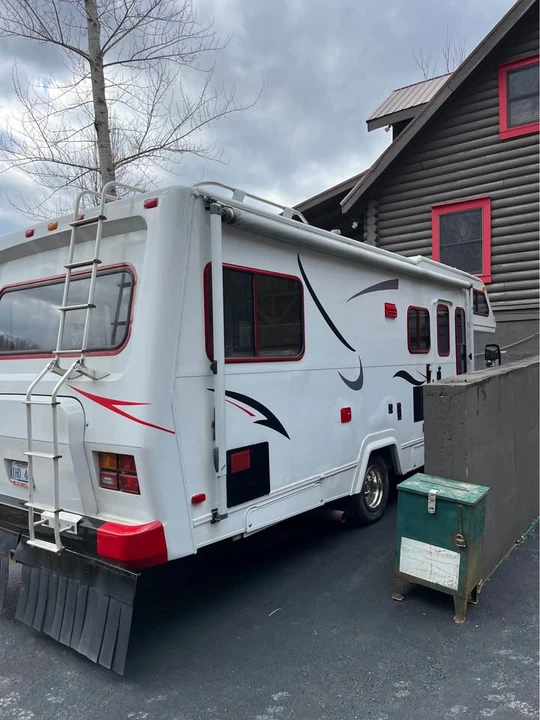 1987 Winnebago - Image 2 of 10