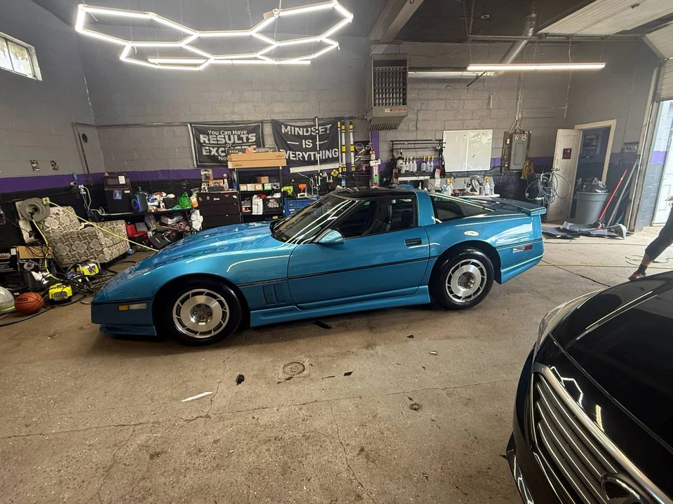 1987 Chevrolet Corvette C4 - Image 2 of 20
