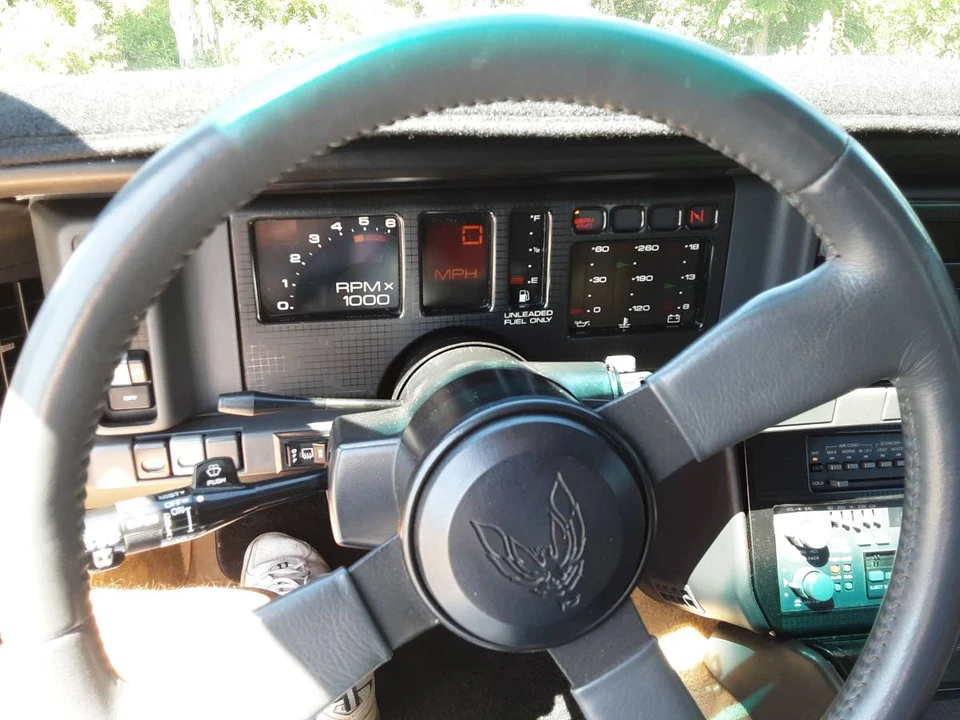 1987 Pontiac Firebird Trans Am 3rd Gen - Image 8 of 9