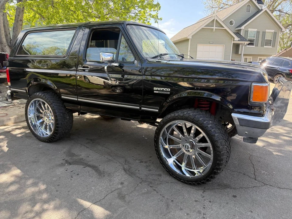 1987 Ford Bronco 4th Gen - Image 2 of 4