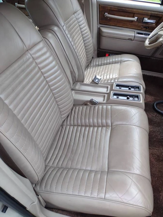 1987 Lincoln Continental 7th Gen - Image 15 of 24