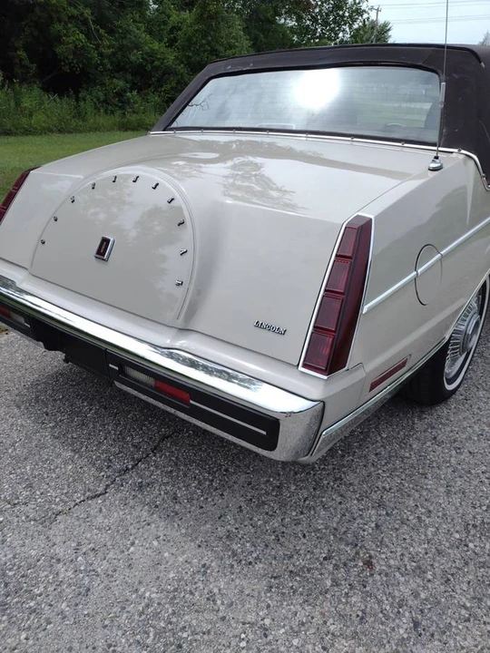1987 Lincoln Continental 7th Gen - Image 3 of 24